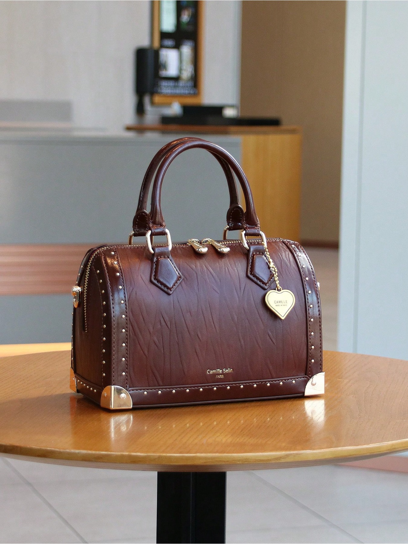 Fashionable Vintage Rivet Box-Shaped Handbag for Women Personalized Street Style Boston Bag
