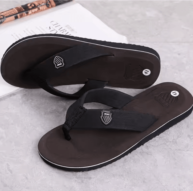 UrbanEase Mens Casual Flip Flops Non Slip Summer Beach Slides