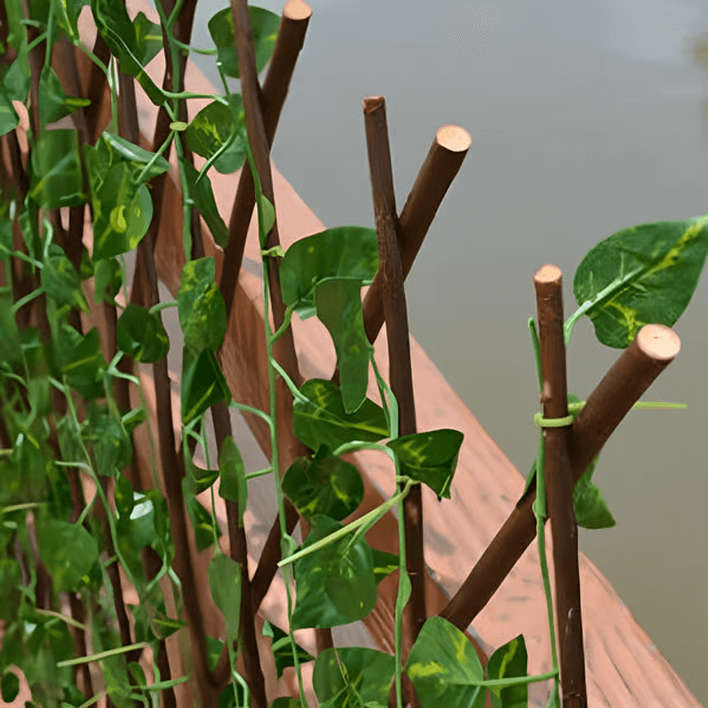 Retractable Fence With Leaves