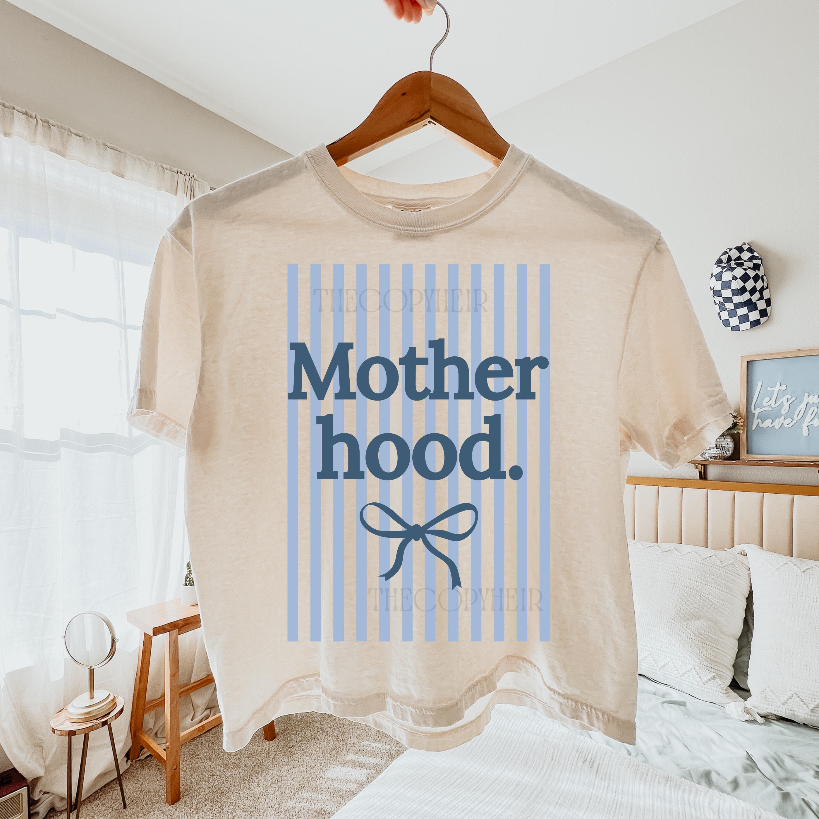 Coquette Motherhood T-shirt Trendy Preppy Mama Design