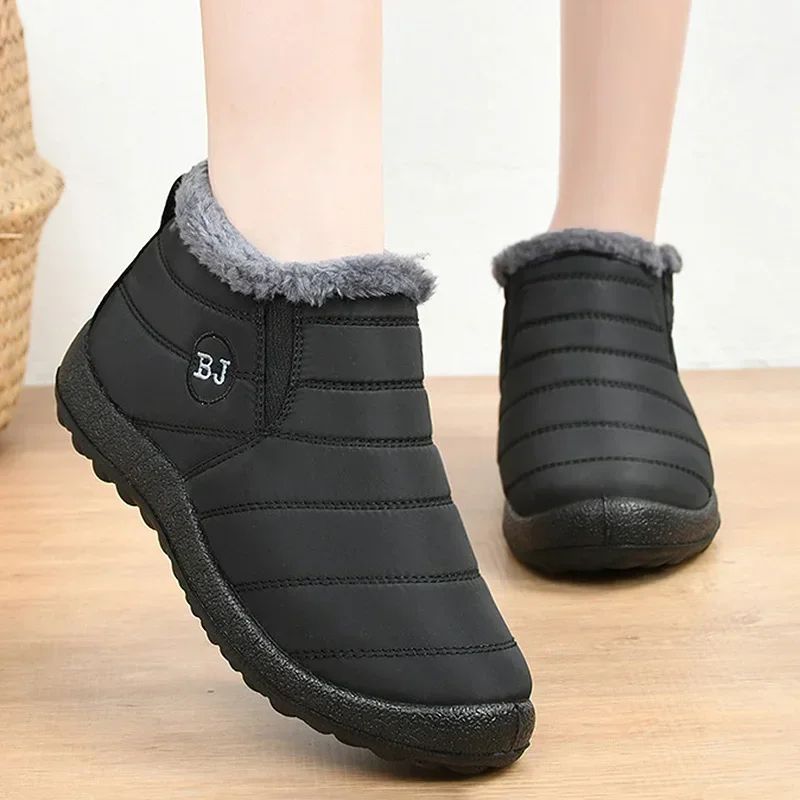 WinterShield Women Waterproof Snow Boots – Plush Insulated Ankle Warm Boots