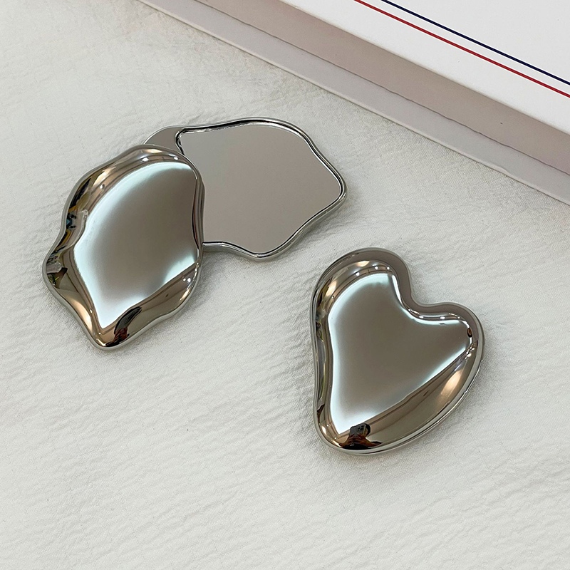 Cute Handheld Heart-Shaped Makeup Mirror Mini Non Fragile Double-Sided Portable Small Mirror for Makeup Repair