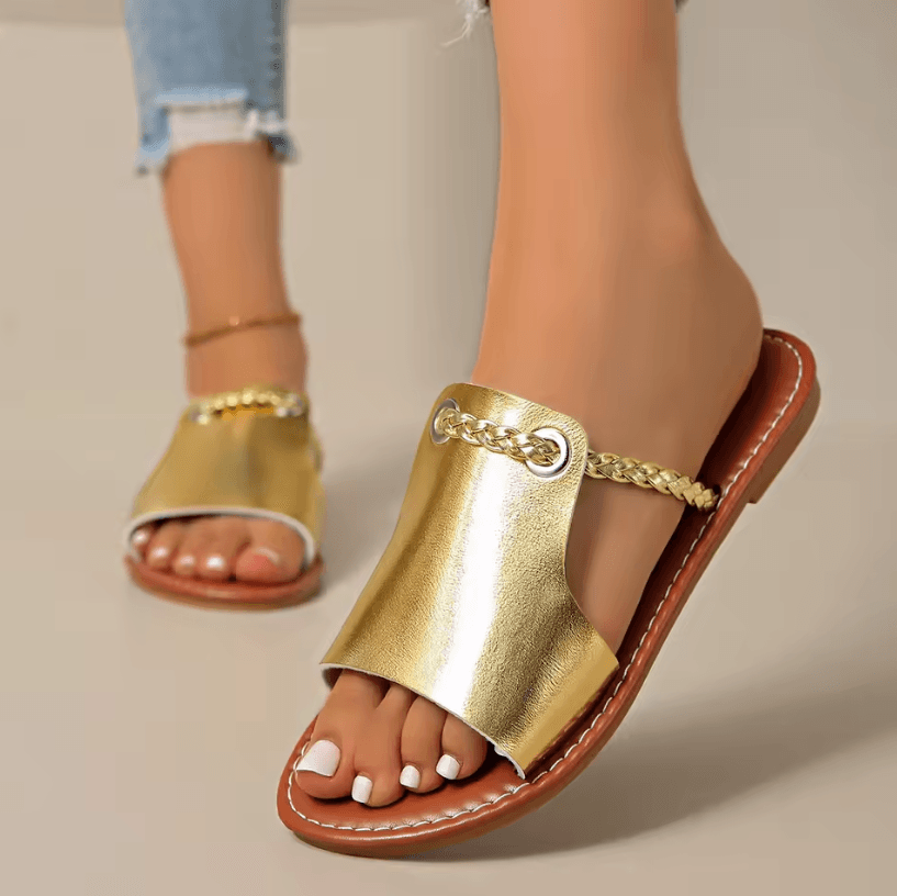 2026 Womens Square Head Cross Strap Flat Summer Sandals – Casual Beach Slippers