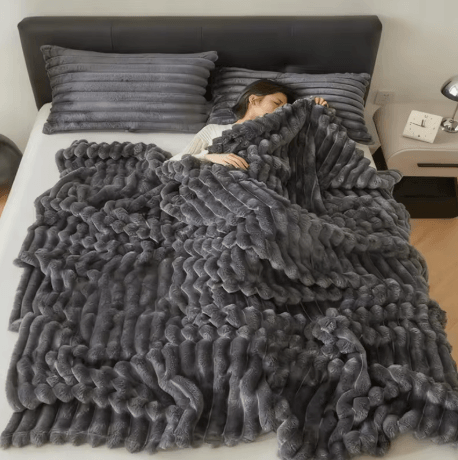 250GSM Soft Fluffy Throw Blanket Warm Decorative Striped Blanket for Bed Nap and Winter Comfort