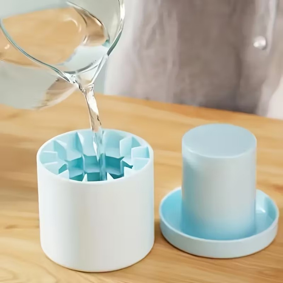 Silicone Ice Cube Tray with Leak Proof Lid  Easy Release, Stackable & Dishwasher Safe for Whiskey Cocktails