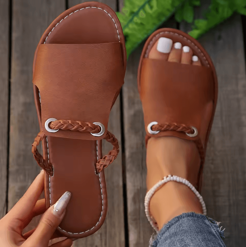 2026 Womens Square Head Cross Strap Flat Summer Sandals – Casual Beach Slippers