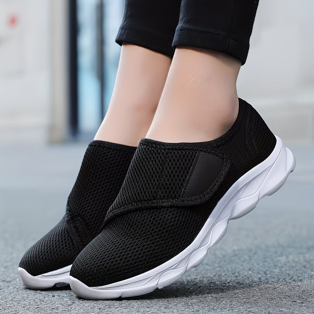 Wide Fit Walking Shoes for Swollen Feet Adjustable Diabetic Comfort