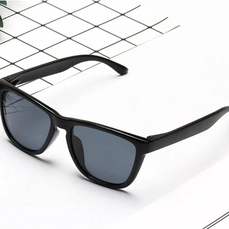 Classic Square Polarized Sunglasses With UV Protection