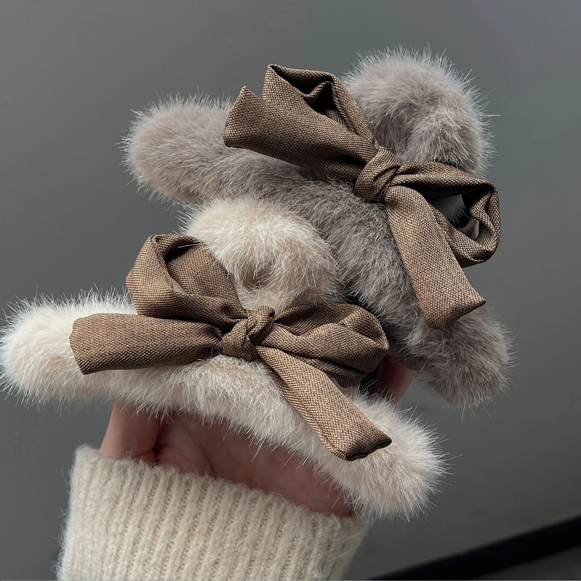 Plush Velvet Rabbit Fur Bow Shark Clip