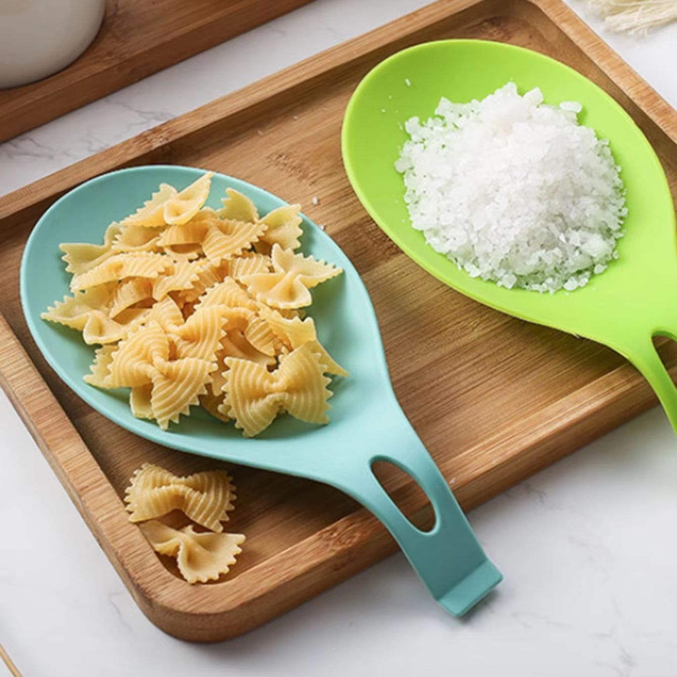 Silicone Insulation Spoon Shelf and Heat-Resistant Placemat – Multi-Use Kitchen Glass Coaster Tray