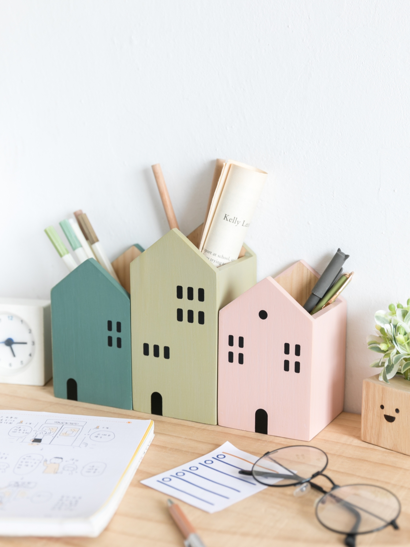 Wooden Pen Holder Cartoon House Storage Box for Stationery Makeup Brushes Student Desktop Organizer