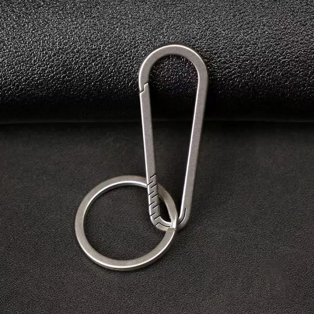 Multifunctional Titanium Alloy Quick Release Keychain – Ultra-Light Carabiner Car Keyring