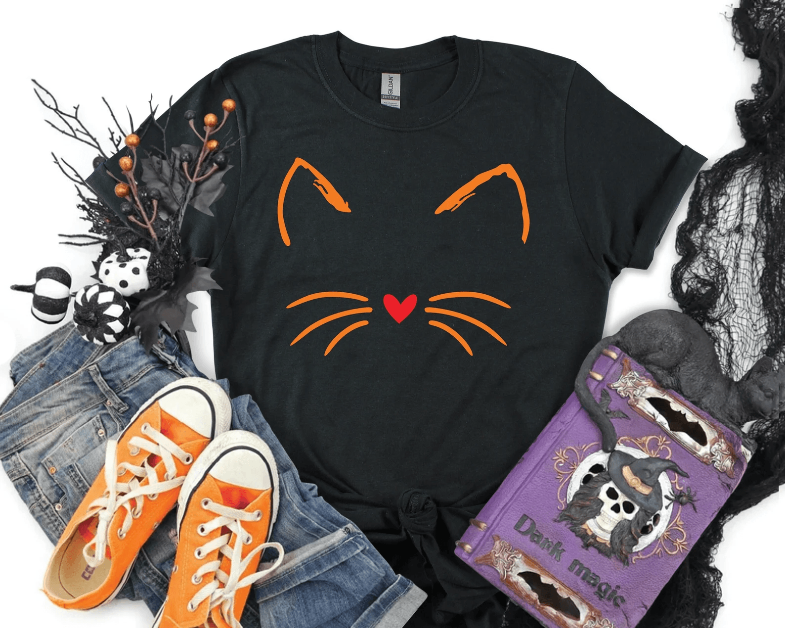 Cute Cat Halloween Shirt – Funny Black Cat Spooky Graphic Tee Halloween Gift for Cat Lovers