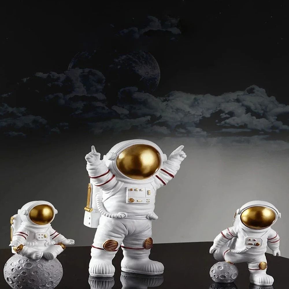 Astronaut Figurine Set Space Desk Decoration Spaceman Statue Decor for Kids and Home