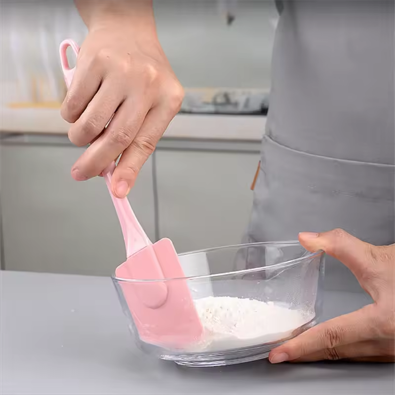 Non-Stick Silicone Cake Scraper and Pastry Mold Brush - Essential Baking Tool for Smooth Cream Spreading