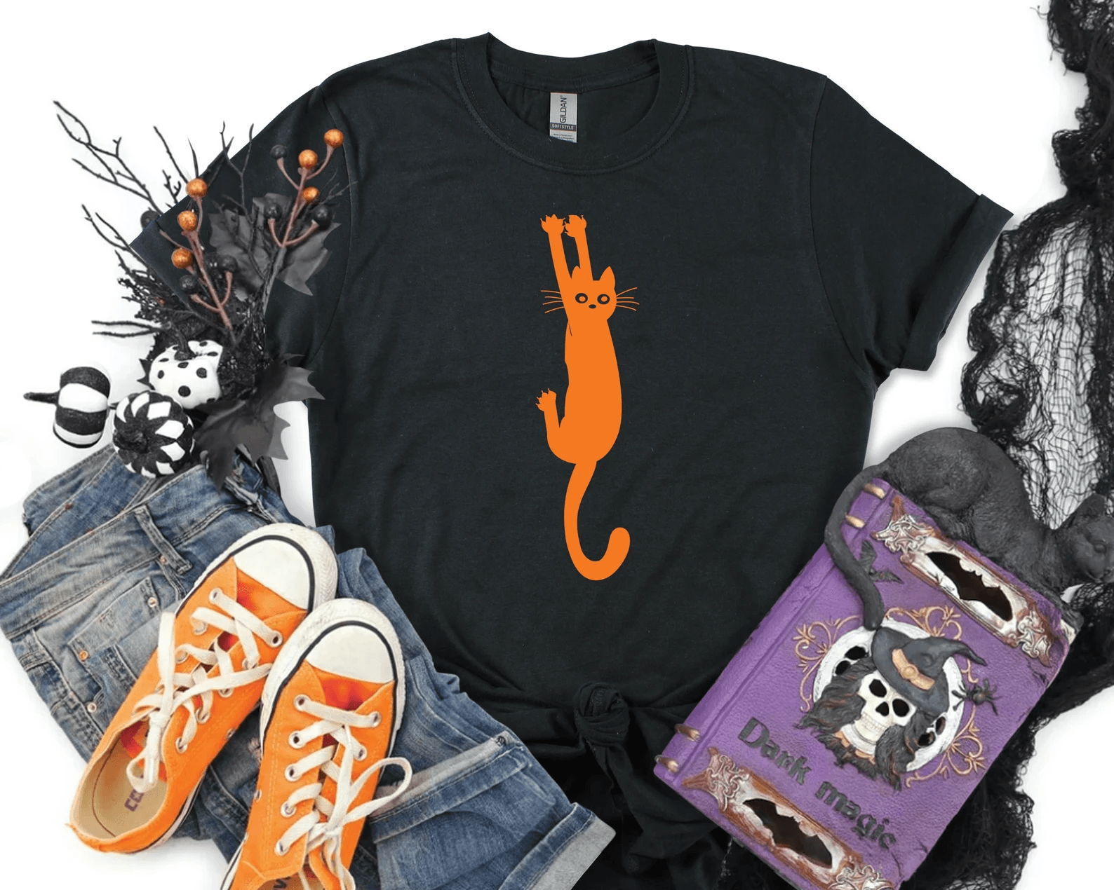 Black Cat Halloween Shirt – Funny Spooky Cat Graphic Tee Cute Halloween Costume Top