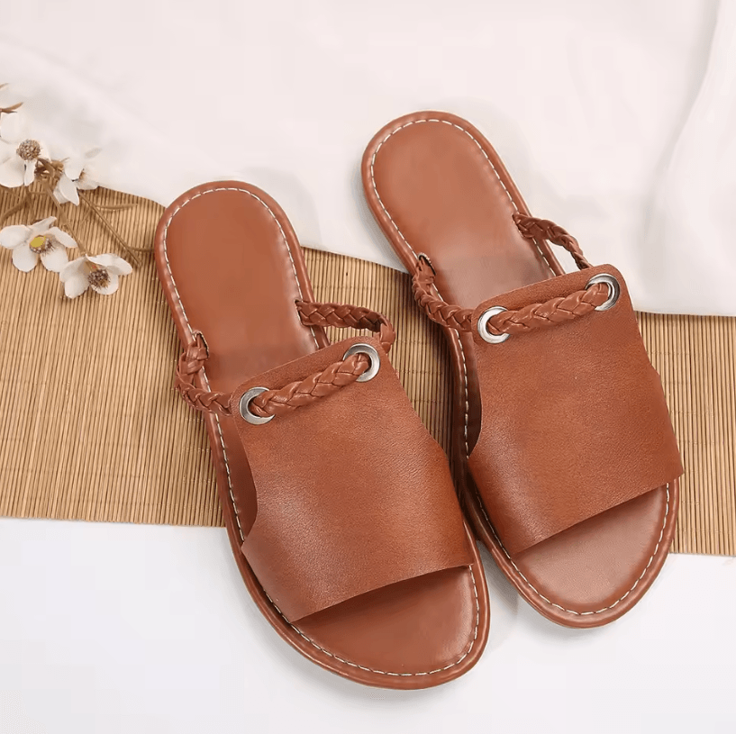 2026 Womens Square Head Cross Strap Flat Summer Sandals – Casual Beach Slippers