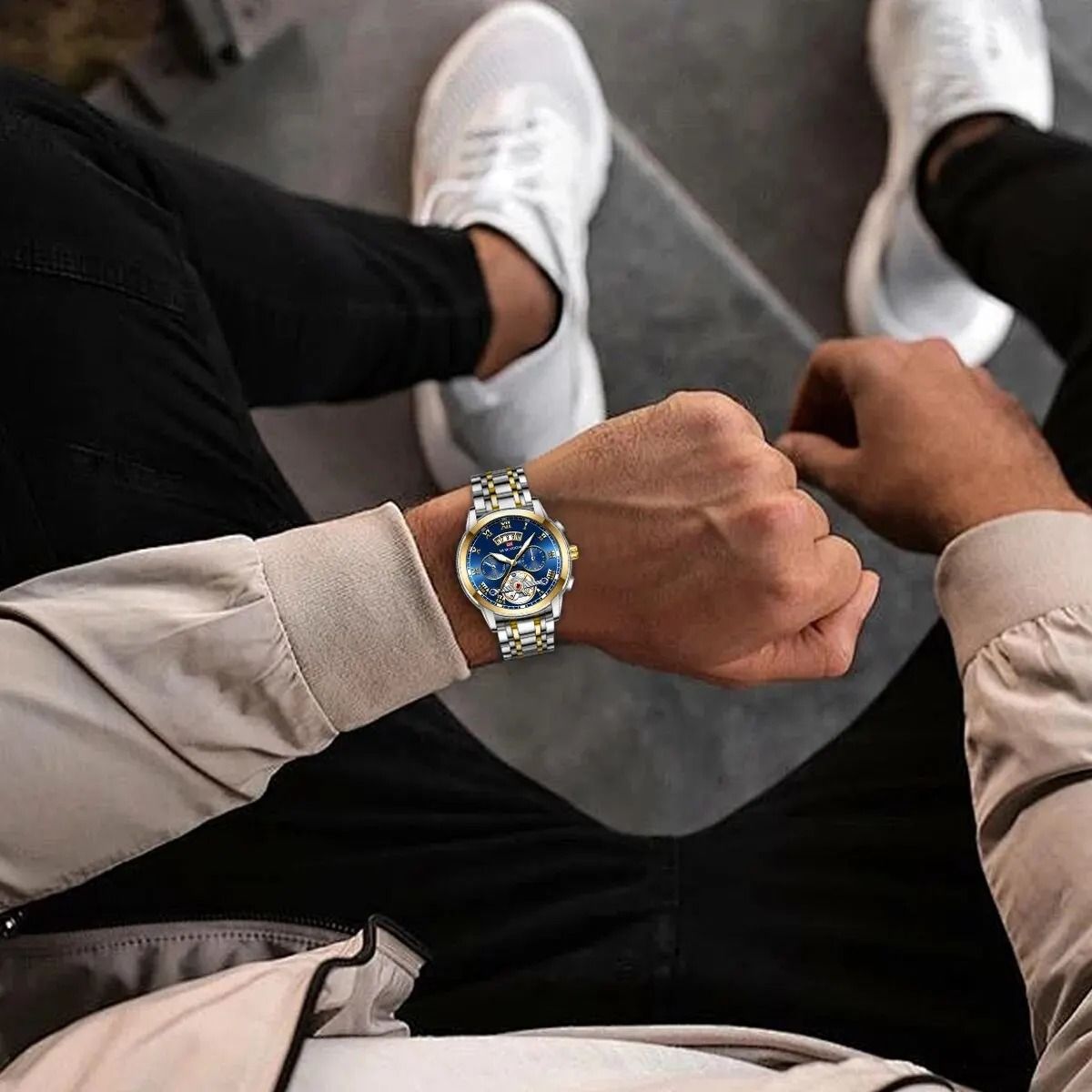 Luxury Stainless Steel Mens Watch with Luminescent Display