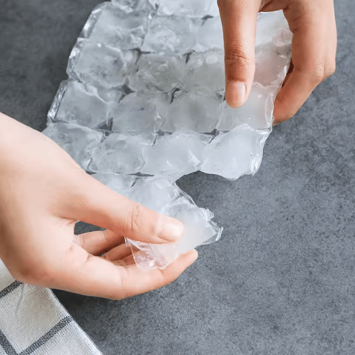 Self-Sealing Disposable Ice Cube Bags – Space-Saving Freezer Ice Tray Alternative (10 Pack)
