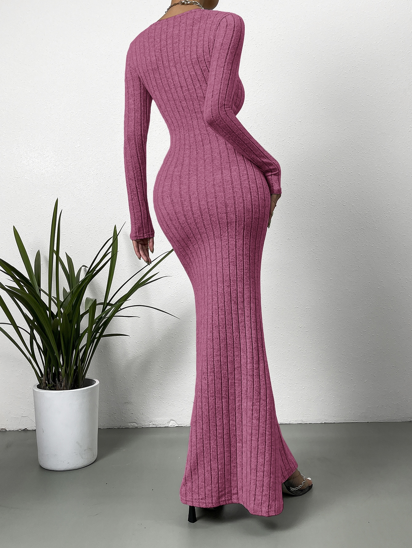 Low Cut Solid Color Slim-fit Long-sleeved Dress, Mature Sexy Fashion All-match New Line Neck