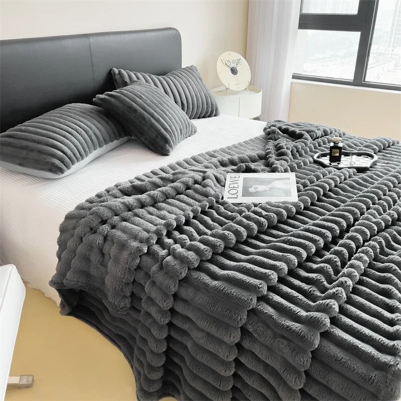 Ultra-Soft Thickened Wide-Striped Versatile Fleece Blanket