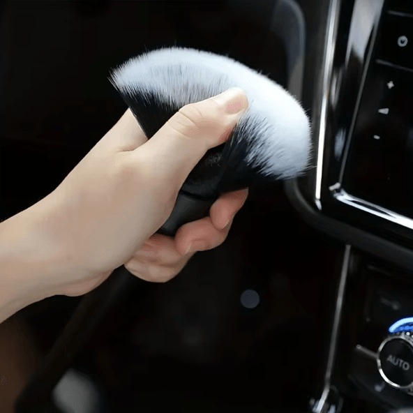Ultra-Soft Car Detailing Brush – Scratch-Free Interior Cleaning Tool for Dashboard & Vents