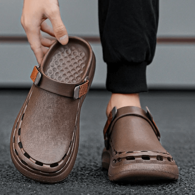 QuickDry Lightweight Mens Sandals for Beach and Travel