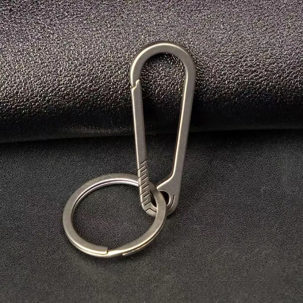 Multifunctional Titanium Alloy Quick Release Keychain – Ultra-Light Carabiner Car Keyring