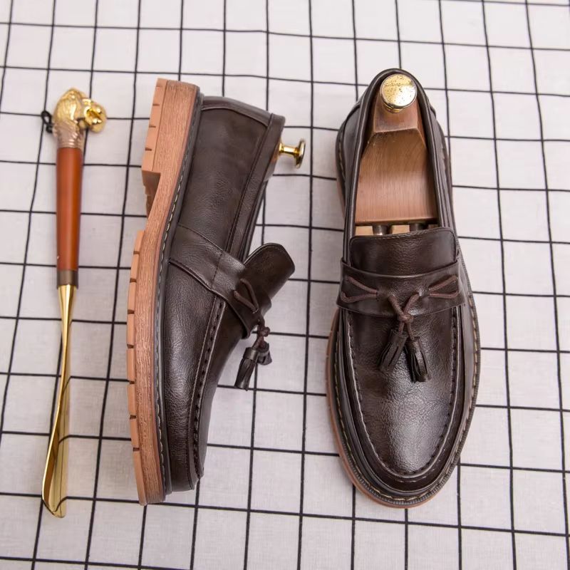 Men's Slip On Leather Loafers Retro Casual Shoes Thick Sole Round Toe Handmade Fringe Design