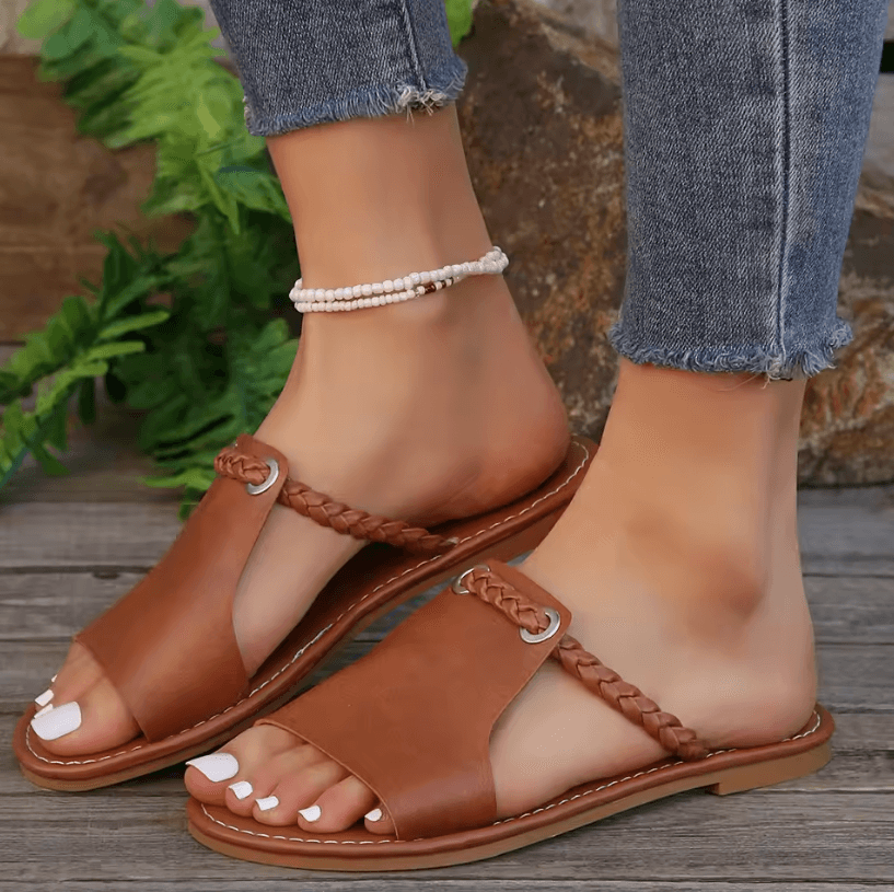 2026 Womens Square Head Cross Strap Flat Summer Sandals – Casual Beach Slippers