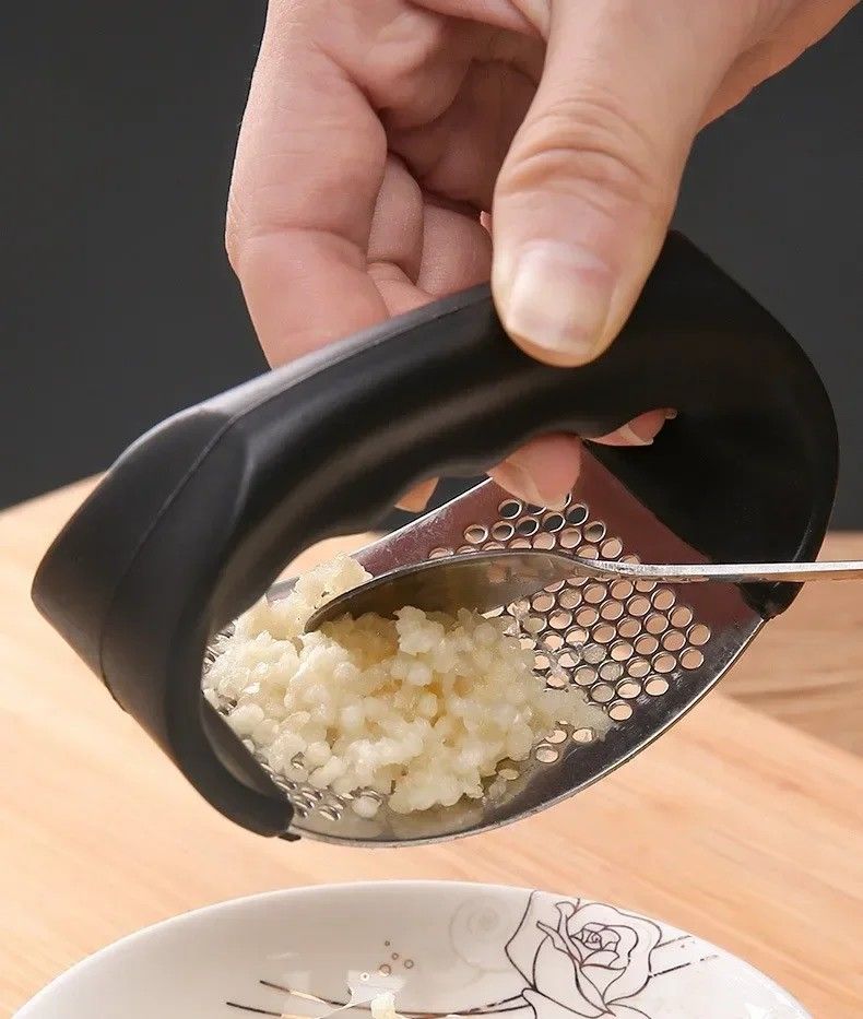 Upgraded Stainless Steel Garlic Press Rocker Manual Garlic Ginger Crusher and Mincer Kitchen Tool