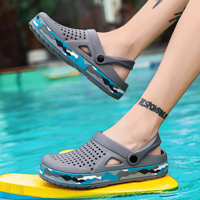 Lightweight Clogs Men Sandals, Outdoor Casual Shoes, Soft Sole Garden & Beach Slides for Summer Comfort