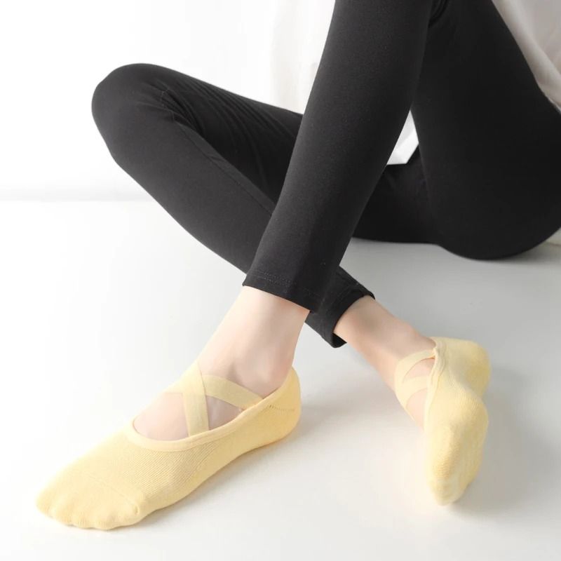 Women Breathable Towel Bottom Yoga Socks Silicone Non Slip Bandage Pilates Ladies Ballet Dance Socks