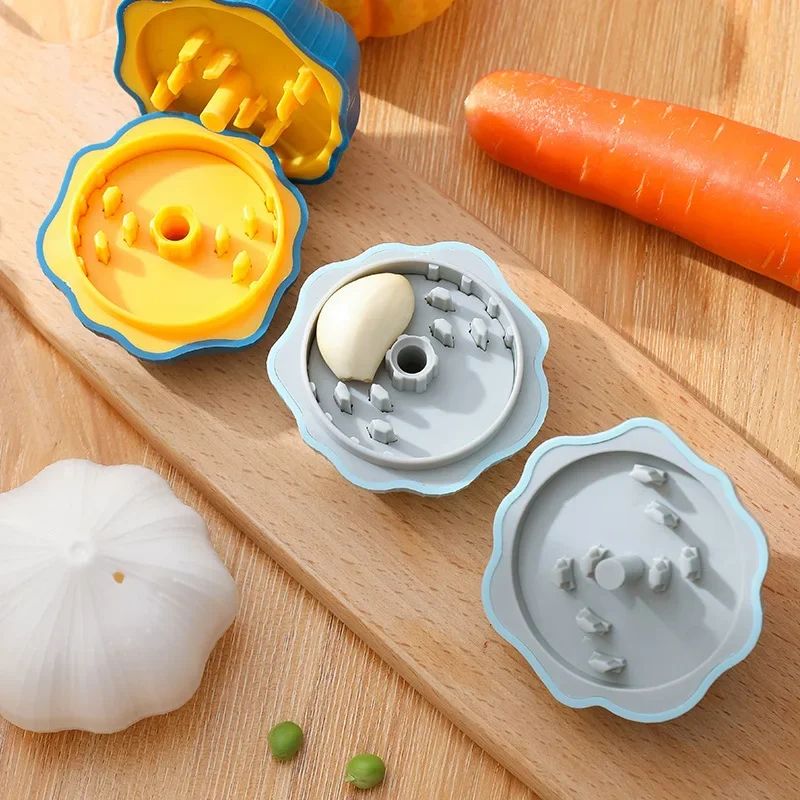 Cute Garlic-Shaped Manual Garlic Grinder – Mini Rotary Chopper for Chili & Ginger