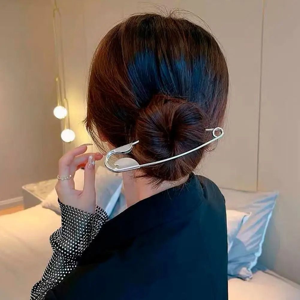 Large Metal Safety Pin Barrette and High-Fidelity Aesthetic Stabilization Architecture