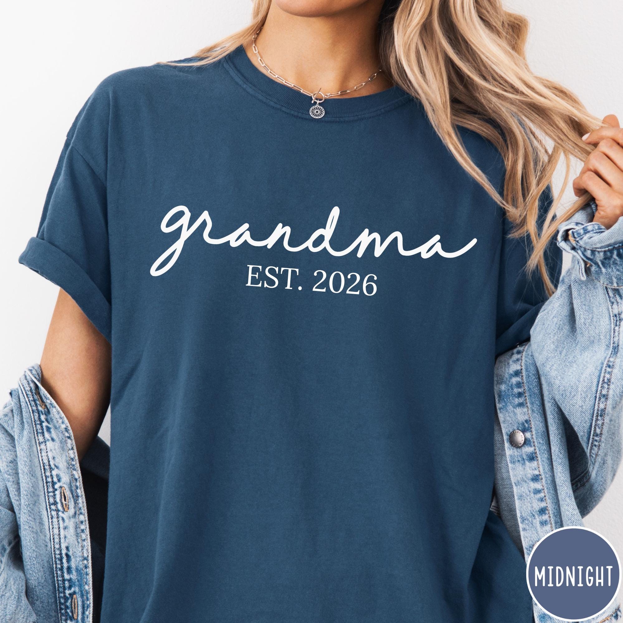 Grandma Est 2026 Shirt New Grandma Gift Personalized Family Graphic Tee Pregnancy Announcement T-Shirt