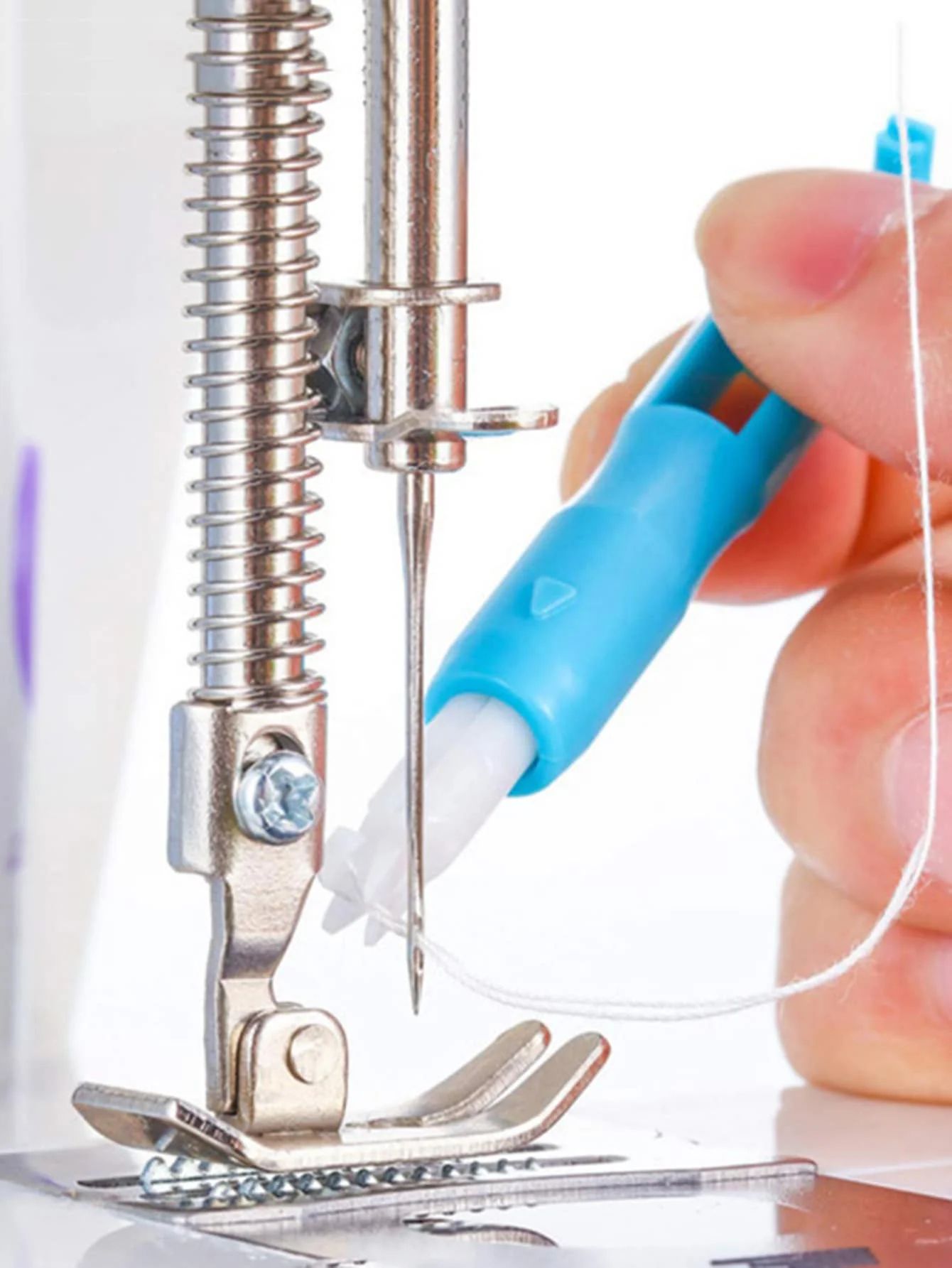 Automatic Needle Threader Tool Quick Sewing Helper Device