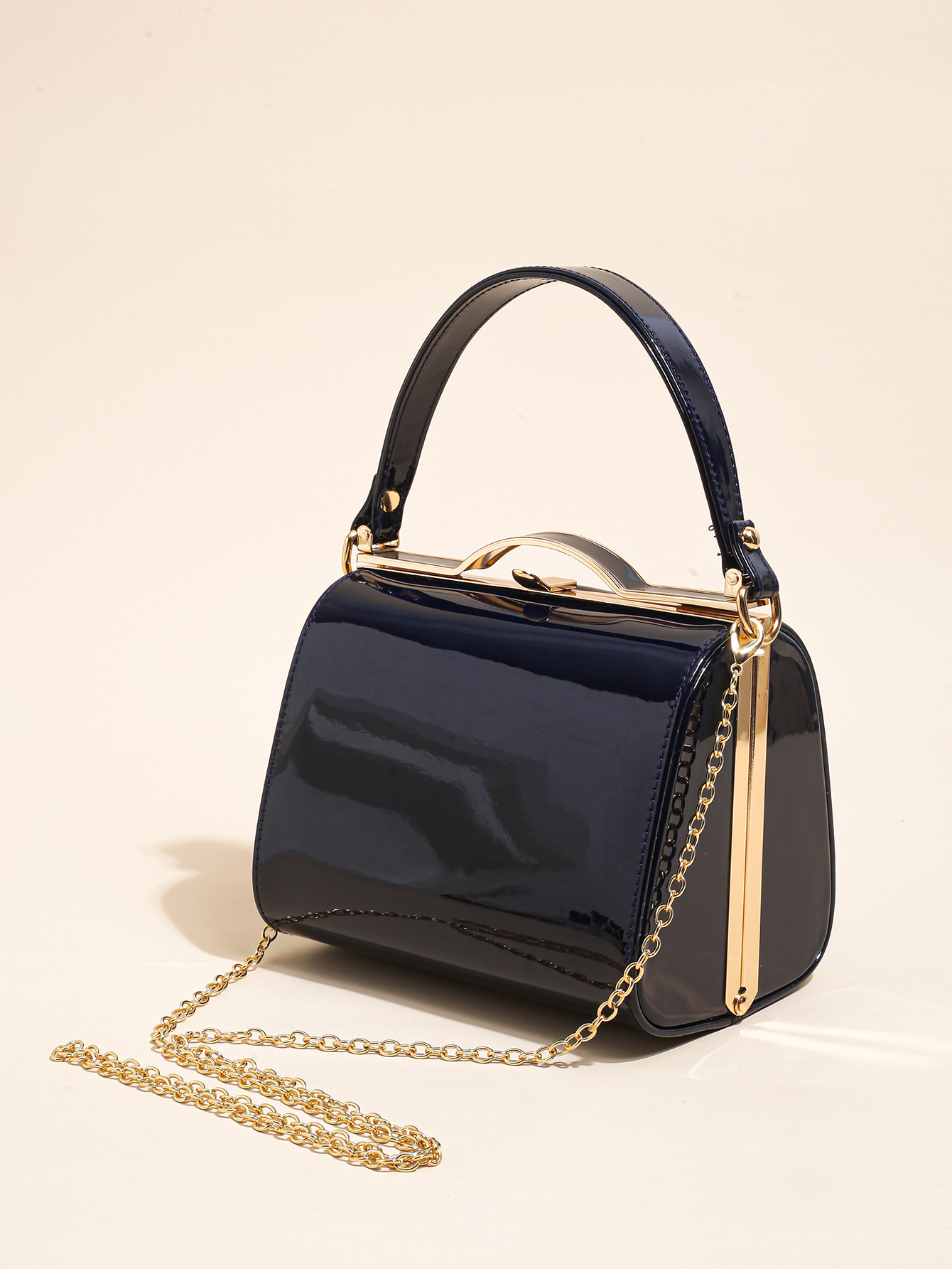 Elegant Pearlescent Leather Handheld Dinner Bag with Hard Shell Clip