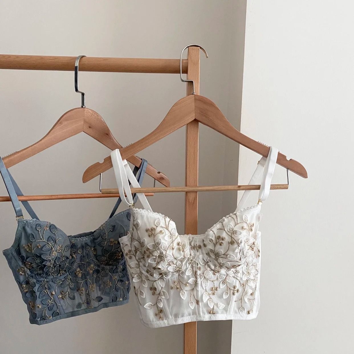 Three-Dimensional Embroidered Lace Fishbone Corset Bralette