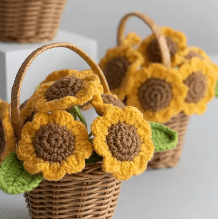 Adorable Crochet Sunflower Ornament – Hand-Knitted Flower Decor for Potted Flower Table Decor and Cute Crochet Gift